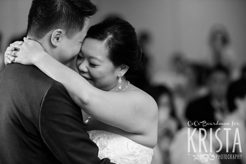 couple's first dance © Krista Photography
